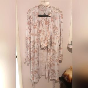 GIFT! Gloria Vanderbilt Robe & matching Shorts NEW with tag
